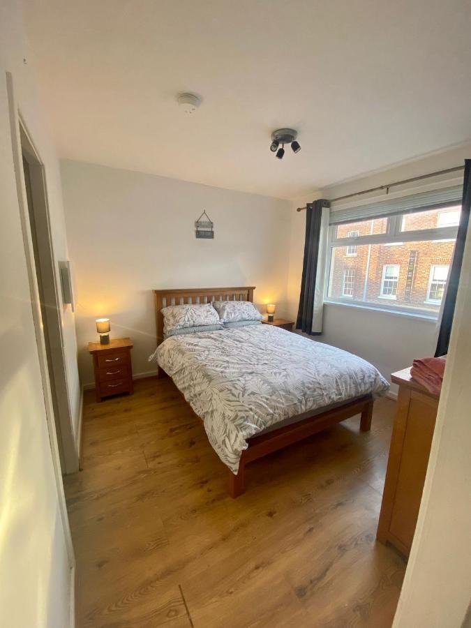 Central Lisburn Duplex Apartment Siren Stays Экстерьер фото