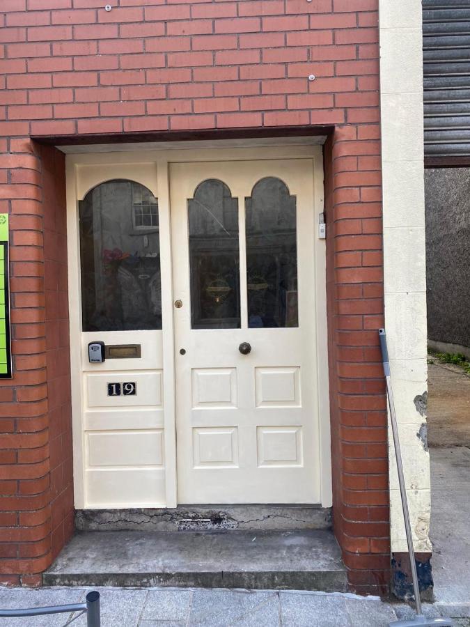 Central Lisburn Duplex Apartment Siren Stays Экстерьер фото