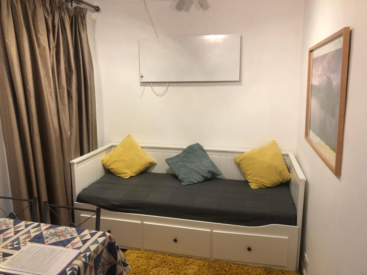 Central Lisburn Duplex Apartment Siren Stays Экстерьер фото