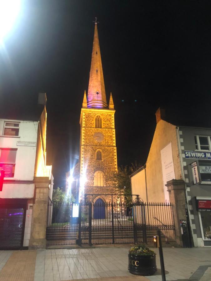 Central Lisburn Duplex Apartment Siren Stays Экстерьер фото