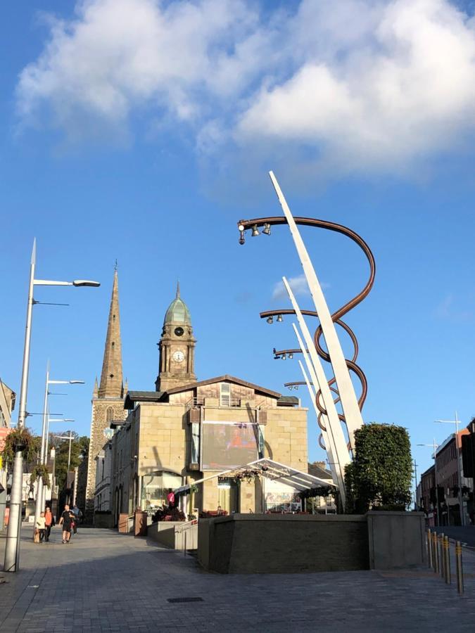 Central Lisburn Duplex Apartment Siren Stays Экстерьер фото
